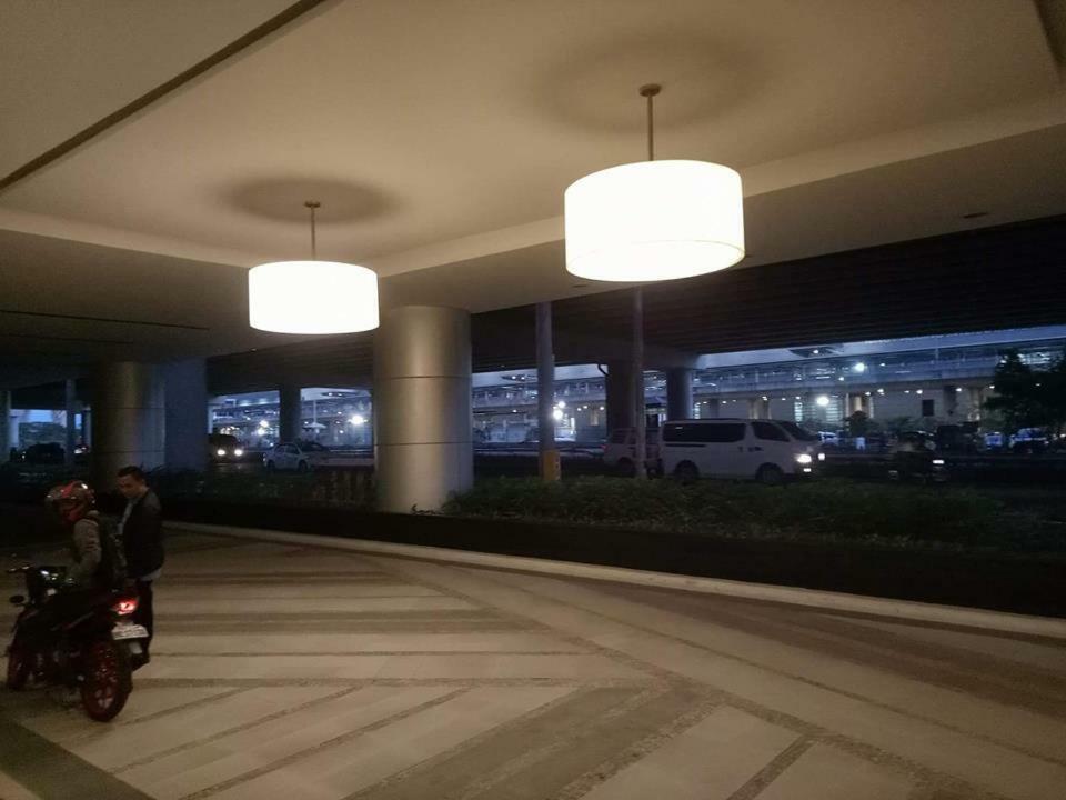 Eighty One Newport Boulevard Manila Exteriör bild