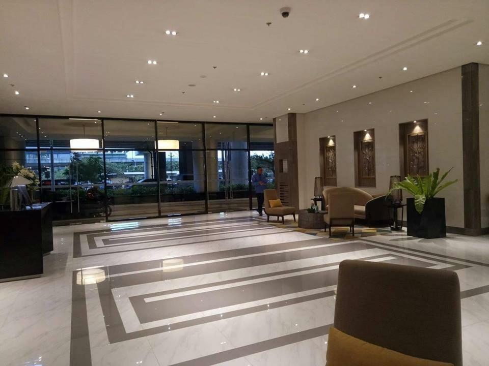 Eighty One Newport Boulevard Manila Exteriör bild
